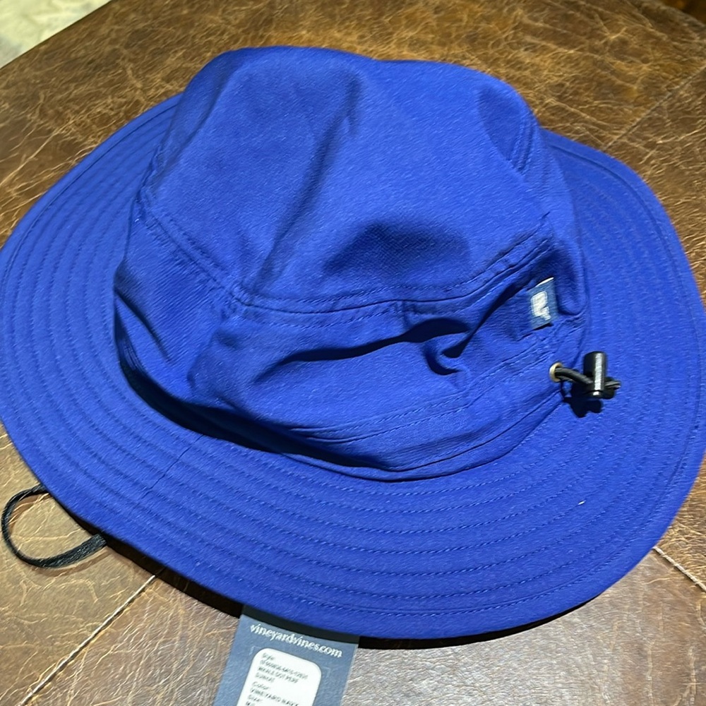 NWT Vineyard Vines BLue Whale Dot Performance Sun hat Size M/L